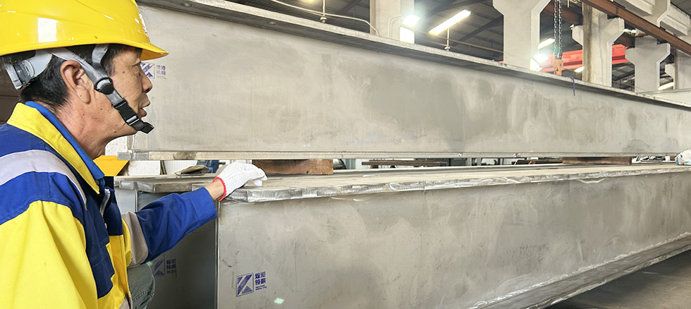Laser welding structural profiles
